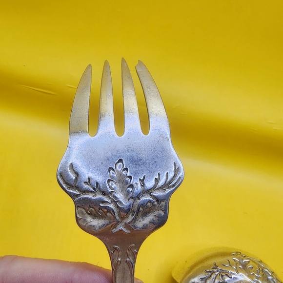 1847 Rogers Bros. Charter Oak Silverplate Gravy Ladle, Fork - Picture 6 of 9